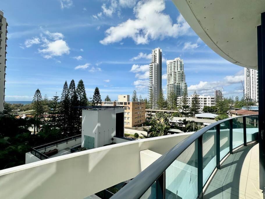 Apartment Luxury Oracle Tower 1, 4th Floor East View