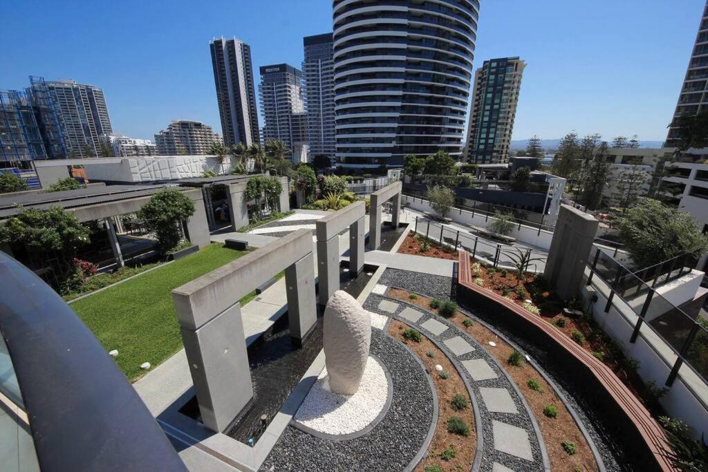 Apartment Luxury Oracle Tower 1, 4th Floor East View *